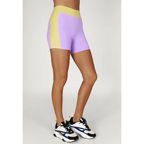 MESHKI Becca Two Tone Lilac & Yellow Workout Set Sports Bra & Biker Shorts EUC - Picture 12 of 16